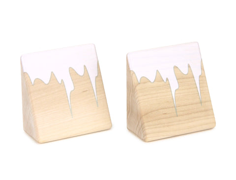 2 pc. 2x2 Snowy Roof Slant Building Blocks